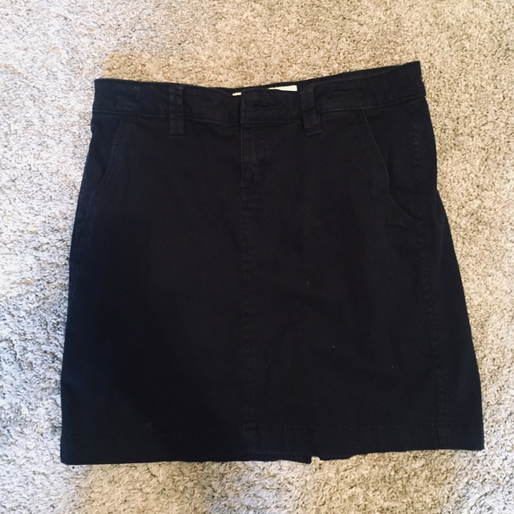 Super cute black skirt